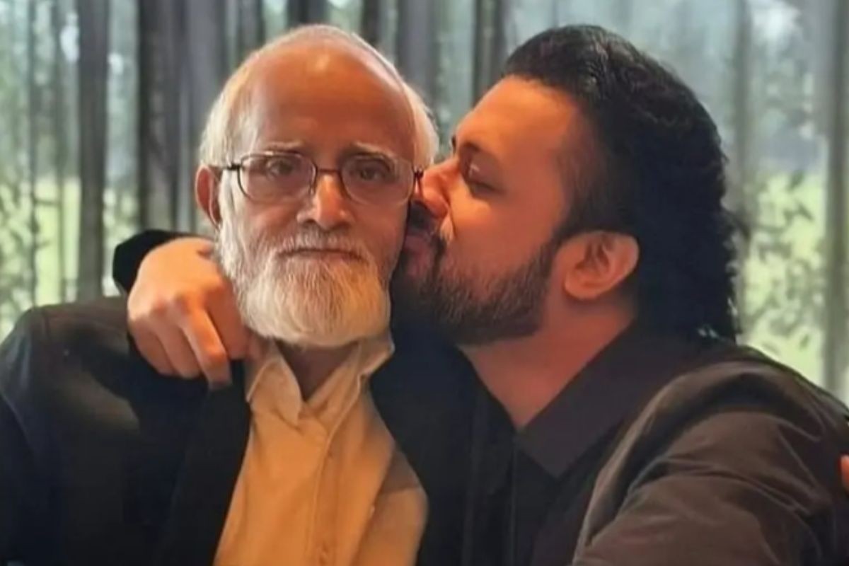 মারা গেলেন আতিফ আসলামের বাবা
