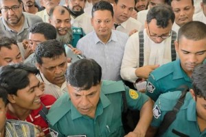 আত্মসমর্পণের পর ছাত্রদল নেতা রাজ কারাগারে