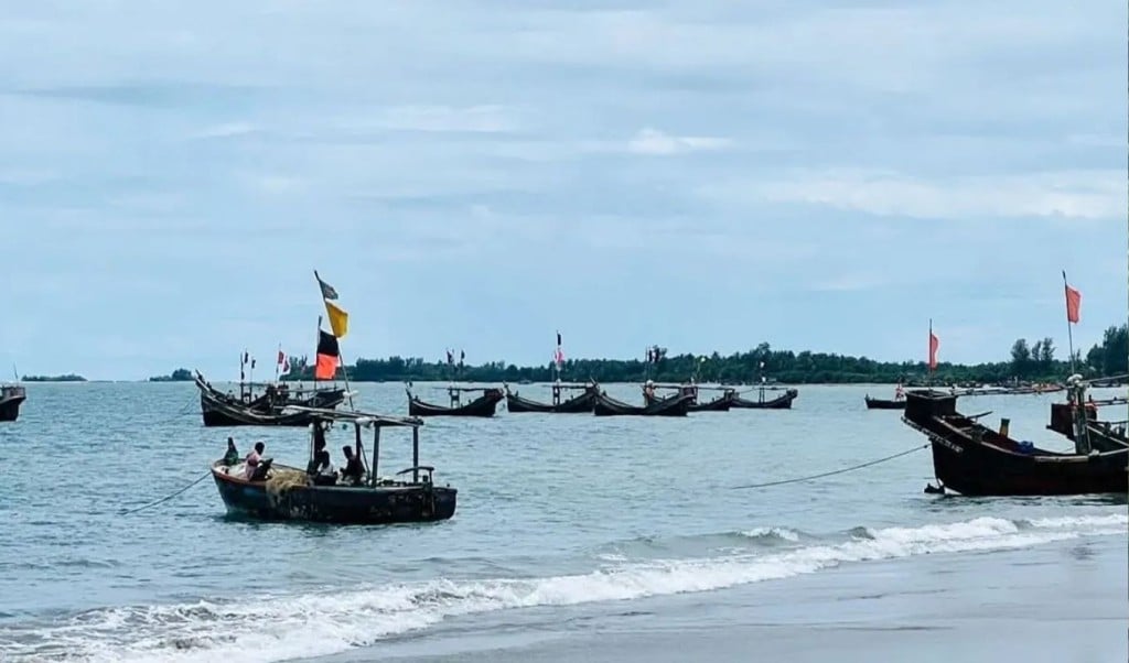 আরও ৭ জেলেকে ধরে নিয়ে গেছে আরাকান আর্মি 1756122037 আরও ৭ জেলেকে ধরে নিয়ে গেছে আরাকান আর্মি