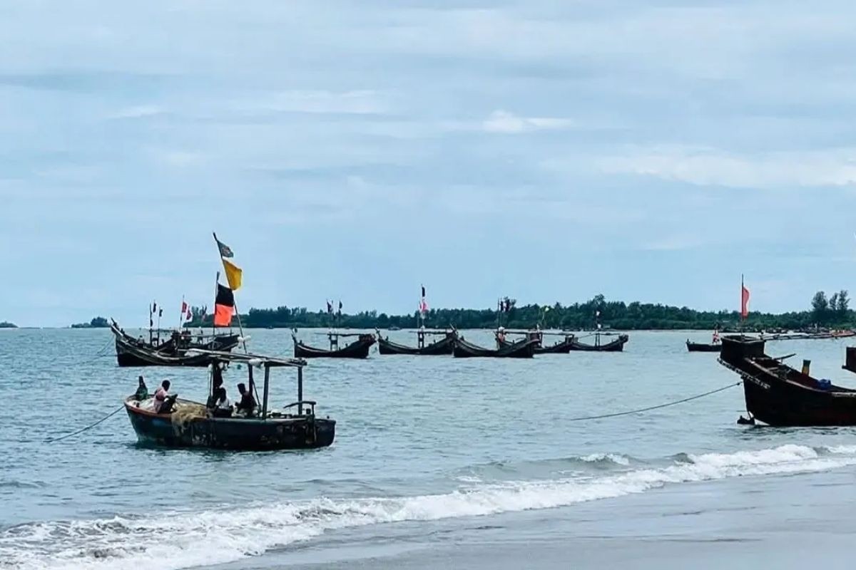 আরও ৭ জেলেকে ধরে নিয়ে গেছে আরাকান আর্মি