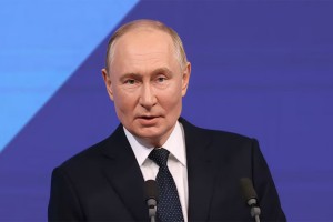 আলাস্কায় ট্রাম্পের সঙ্গে বৈঠক শেষে যা বললেন পুতিন