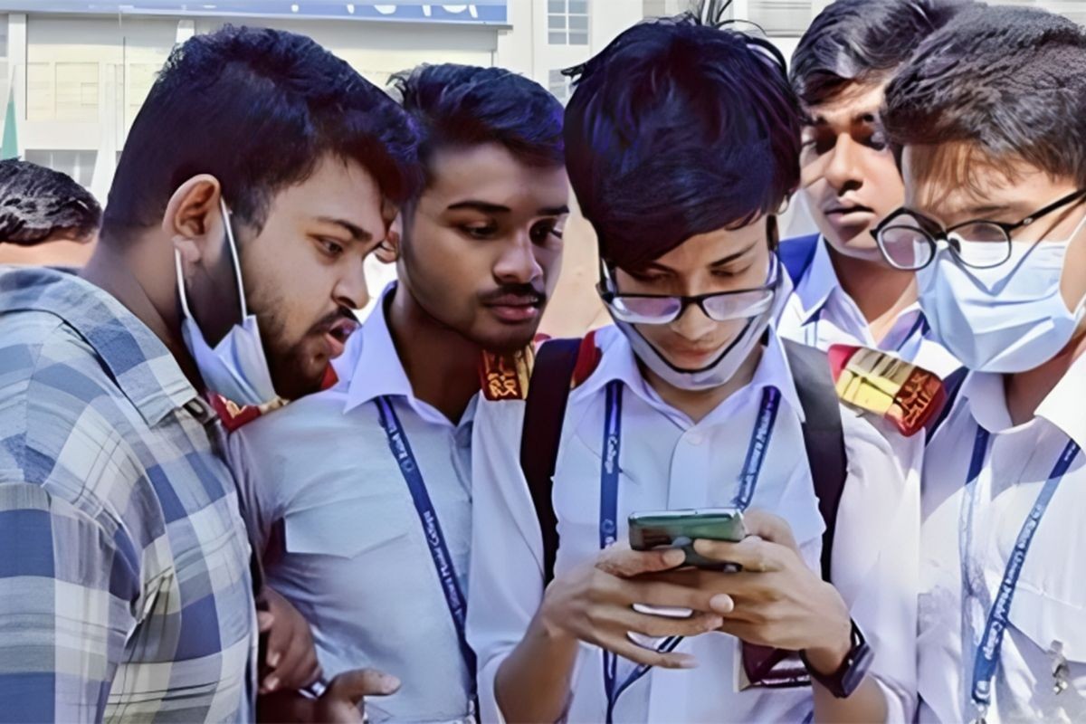 উচ্চ মাধ্যমিকে ৩৫ লাখ আসন ফাঁকা, দায় কার?