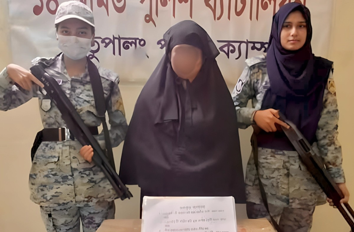 উখিয়ার ক্যাম্পে বোমা-অস্ত্রসহ রোহিঙ্গা নারী গ্রেপ্তার