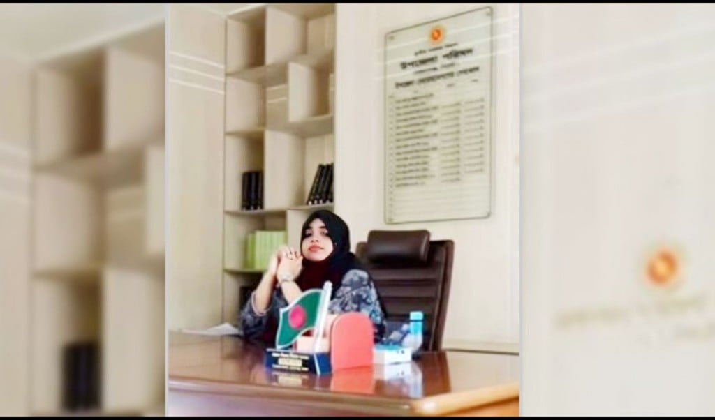 উপজেলা চেয়ারম্যানের চেয়ারে বসে টিকটকে তরুণীর বিরুদ্ধে জিডি 1756537527 উপজেলা চেয়ারম্যানের চেয়ারে বসে তরুণীর টিকটক: থানায় জিডি