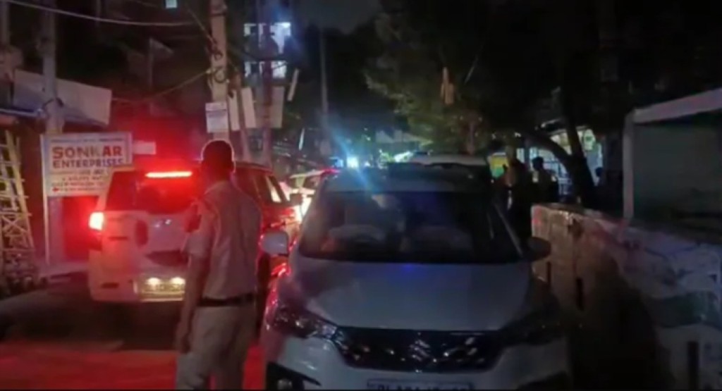 ঋণের চাপে ৪ মাসের সন্তানকে হত্যার পর স্বামী-স্ত্রীর আত্মহত্যা 4 ঋণের চাপে ৪ মাসের সন্তানকে বিষ খাইয়ে মা বাবার ‘আত্মহত্যা 1756295406 ঋণের চাপে ৪ মাসের সন্তানকে হত্যার পর স্বামী-স্ত্রীর আত্মহত্যা