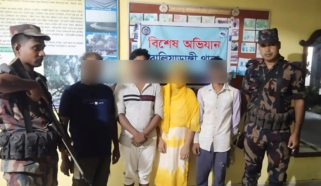 একই পরিবারের চার বাংলাদেশিকে ফেরত পাঠালো ভারত 1754455152 একই পরিবারের চার বাংলাদেশিকে ফেরত পাঠালো ভারত