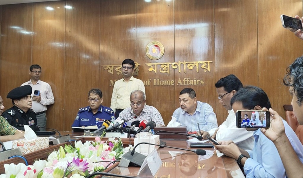 একটি রাজনৈতিক দল নির্বাচন বানচালের চেষ্টা করছে: স্বরাষ্ট্র উপদেষ্টা 4 একটি রাজনৈতিক দল নির্বাচন বানচালের চেষ্টা করছে স্বরাষ্ট্র উপদেষ্টা 1756626066 একটি রাজনৈতিক দল নির্বাচন বানচালের চেষ্টা করছে: স্বরাষ্ট্র উপদেষ্টা