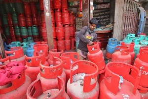 নতুন দামে বিক্রি হচ্ছে এলপি গ্যাস