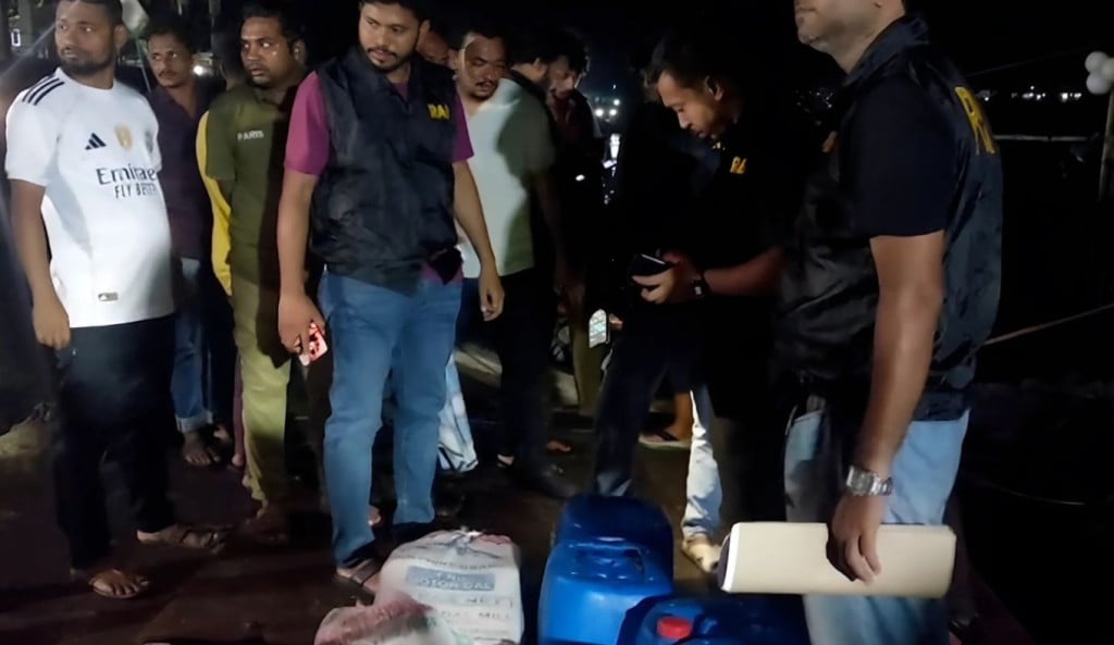কক্সবাজারে ৪ লাখ ৬০ হাজার পিস ইয়াবাসহ ৯ মাদক কারবারি আটক 1756276924 কক্সবাজারে ৪ লাখ ৬০ হাজার পিস ইয়াবাসহ ৯ মাদক কারবারি আটক