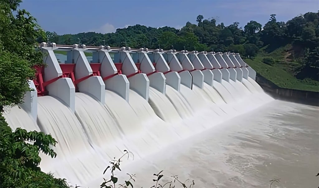 কাপ্তাই বাঁধের জলকপাট 1754362839 রাত ১২টায় খুলে দেওয়া হলো কাপ্তাই বাঁধের সকল জলকপাট
