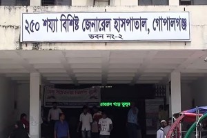 কুকুরের তাড়া খেয়ে স্কুলছাত্রীর করুণ মৃত্যু