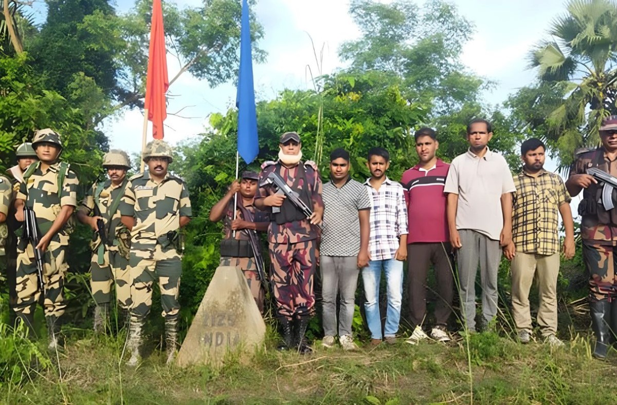 কুমিল্লা সীমান্তে পতাকা বৈঠকে পাঁচ বাংলাদেশিকে হস্তান্তর করলো বিএসএফ