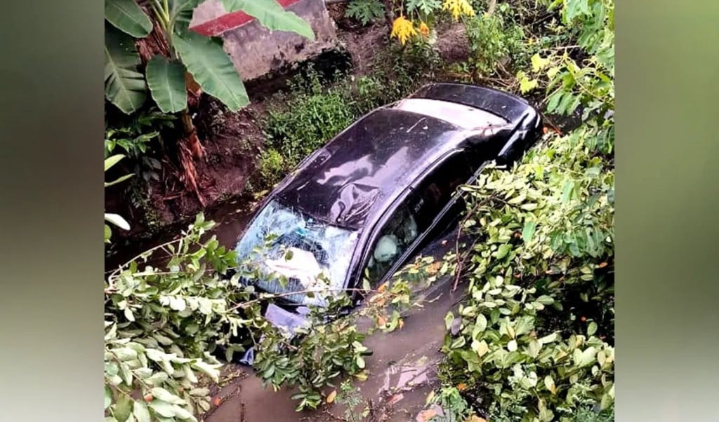 কুমিল্লায় প্রাইভেটকার চাপায় মা মেয়ের মৃত্যু 1755398611 নিয়ন্ত্রণহীন প্রাইভেটকার খাদে, প্রাণ হারালো মা-মেয়ে