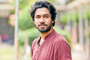 আমার ছবিটা বড় করে প্রিন্ট করে সবচেয়ে পচা জুতাটা নিক্ষেপ করো: খায়রুল বাসার