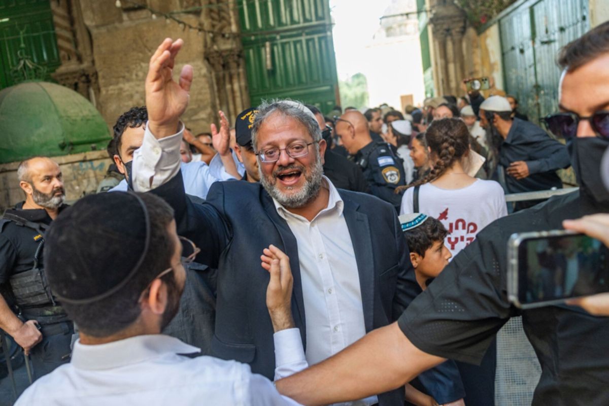 গাজা দখল করতেই হবে, আল-আকসা কম্পাউন্ডে দাঁড়িয়ে ইসরায়েলি মন্ত্রীর ঘোষণা