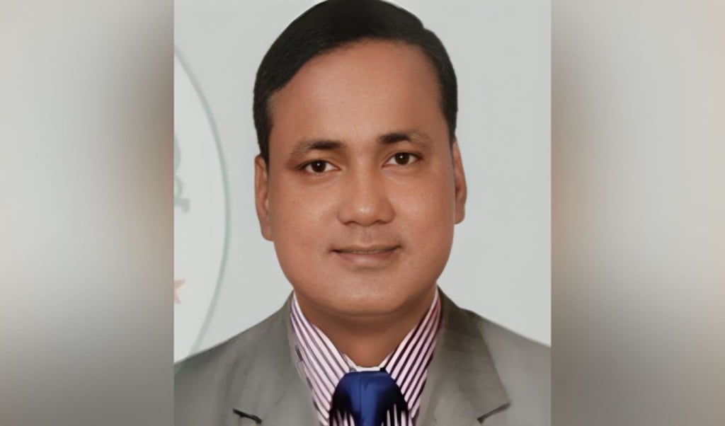 গাজীপুরে বিতর্কিত শিক্ষা কর্মকর্তার বদলিতে উপজেলায় মিষ্টি বিতরণ 1755591297 গাজীপুরে বিতর্কিত শিক্ষা কর্মকর্তার বদলিতে উপজেলায় মিষ্টি বিতরণ