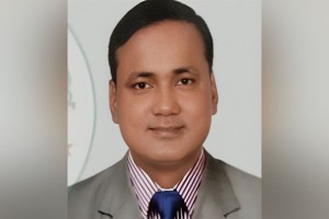 গাজীপুরে বিতর্কিত শিক্ষা কর্মকর্তার বদলিতে উপজেলায় মিষ্টি বিতরণ