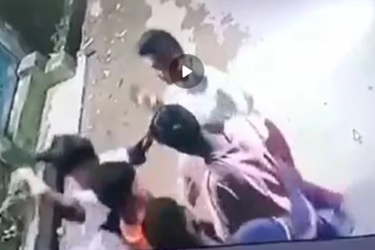 চট্টগ্রামে ছিনতাইয়ের পর ছুরিকাঘাতের চেষ্টা, সিসিটিভি ফুটেজ ভাইরাল