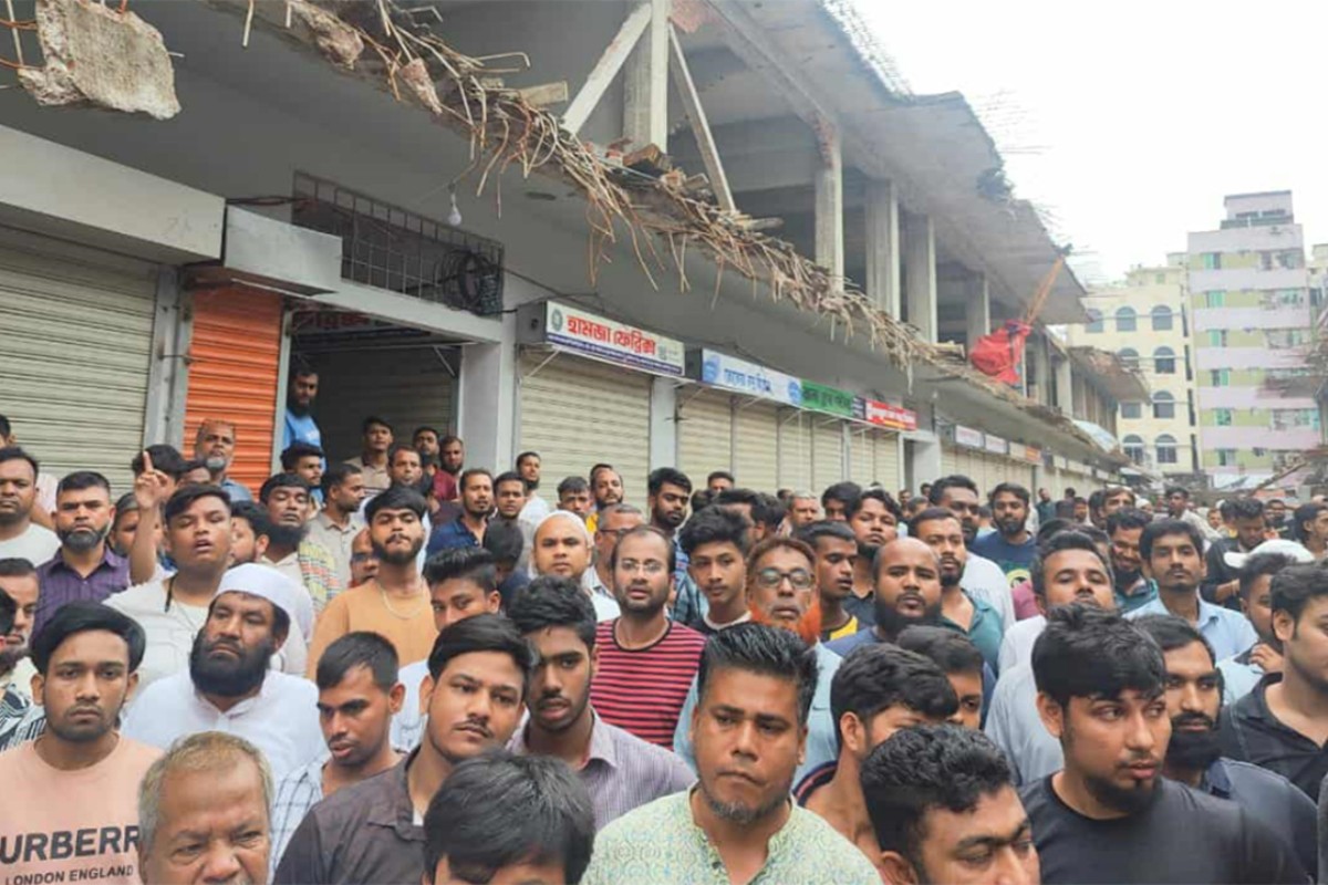 চাঁদা না পেয়ে মার্কেটে তালা, বিএনপির নেতাকর্মীর বিরুদ্ধে অভিযোগ