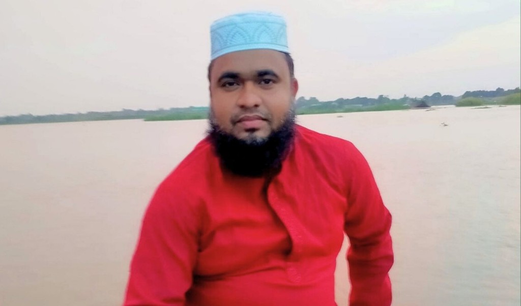 চাকরি দেওয়ার নাম করে টাকা নেওয়ার অভিযোগ জামায়াত নেতার বিরুদ্ধে, চাপে পড়ে ফেরত 4 চাকরি দেওয়ার নাম করে টাকা নেওয়ার অভিযোগ জামায়াত নেতার বিরুদ্ধে চাপে পড়ে ফেরত 1754919609 চাকরি দেওয়ার নাম করে টাকা নেওয়ার অভিযোগ জামায়াত নেতার বিরুদ্ধে, চাপে পড়ে ফেরত