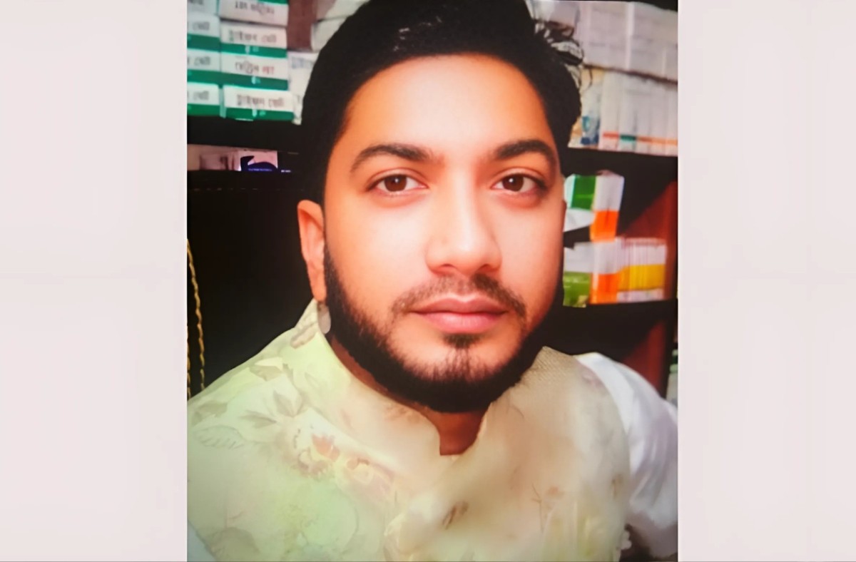 চাটমোহরে ঋণখেলাপির মামলা করায় যুবদল নেতার নেতৃত্বে ব্যাংকে হামলা-ভাঙচুর