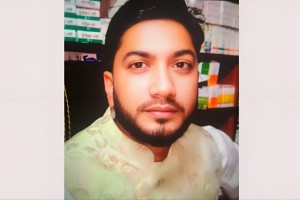 চাটমোহরে ঋণখেলাপির মামলা করায় যুবদল নেতার নেতৃত্বে ব্যাংকে হামলা-ভাঙচুর