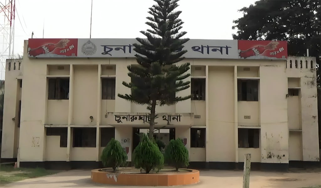 চুনারঘাট থানা হবেগঞ্জ 1755489368 স্বামীর পরকীয়া নিয়ে গ্রামে সালিশের পরদিন স্ত্রীর ঝুলন্ত লাশ উদ্ধার