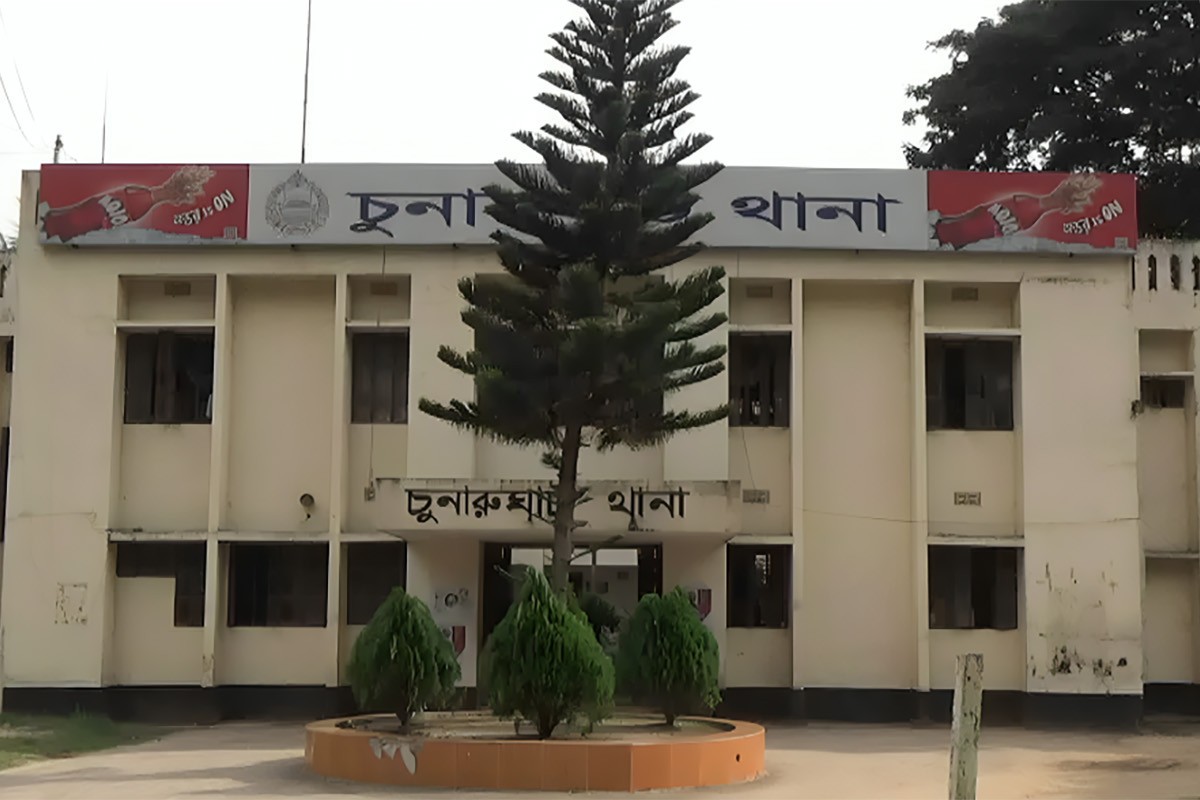 স্বামীর পরকীয়া নিয়ে গ্রামে সালিশের পরদিন স্ত্রীর ঝুলন্ত লাশ উদ্ধার