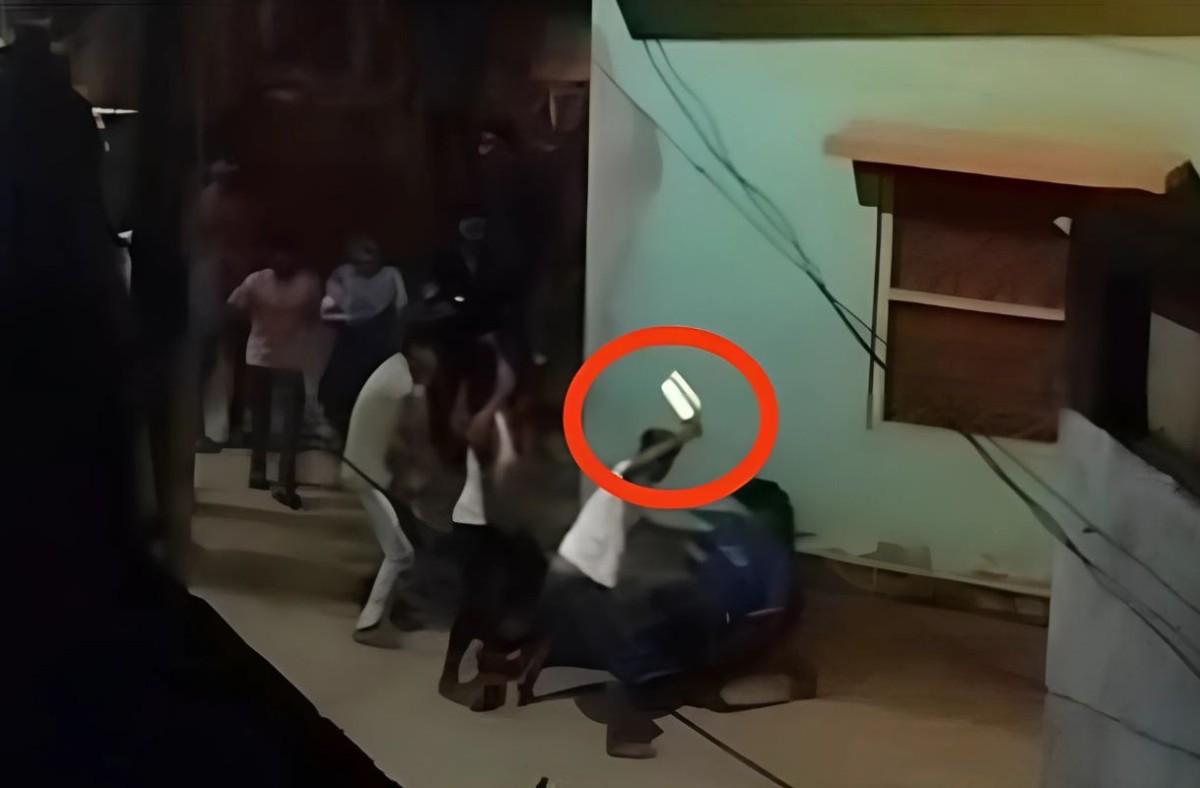 চুয়াডাঙ্গায় ফোন নিয়ে বিরোধের জেরে দুই যুবককে কুপিয়ে জখম