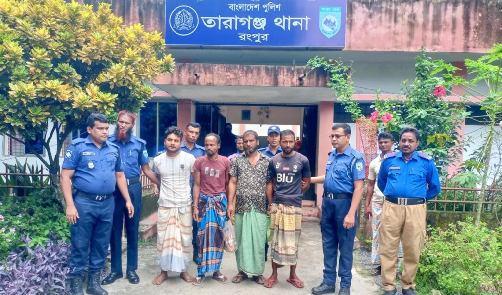 চোর সন্দেহে গণপিটুনিতে জামাই-শ্বশুর নিহত: গ্রেপ্তার ৪ 4 চোর সন্দেহে গণপিটুনিতে জামাই শ্বশুর নিহত গ্রেপ্তার ৪ 1754905126 চোর সন্দেহে গণপিটুনিতে জামাই-শ্বশুর নিহত: গ্রেপ্তার ৪