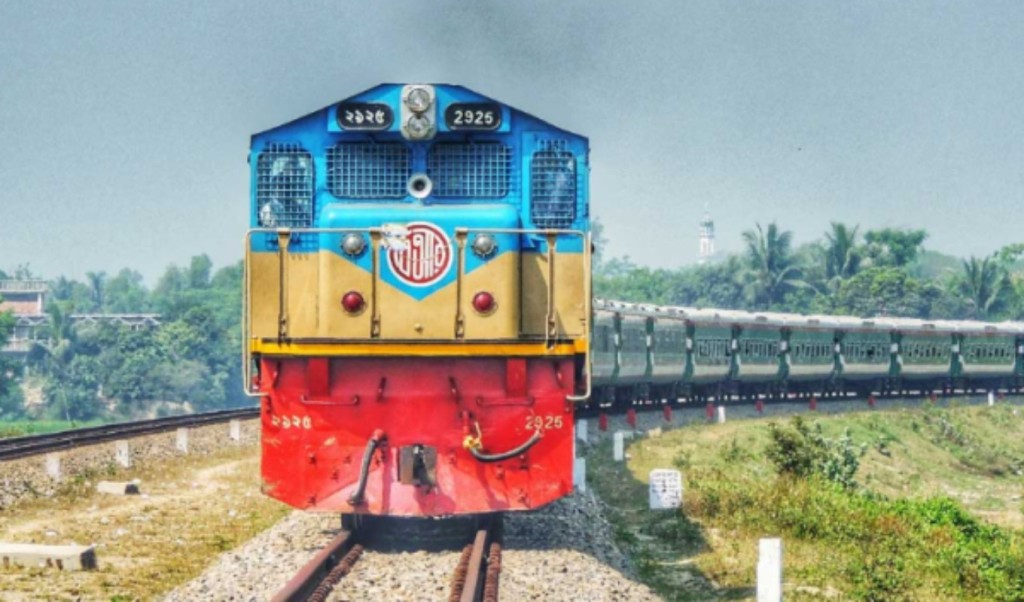 ছাত্র-জনতাকে আনতে ৩০ লাখ টাকায় ৮ জোড়া ট্রেন ভাড়া করল সরকার 4 ট্রেন ভাড়া করল সরকার