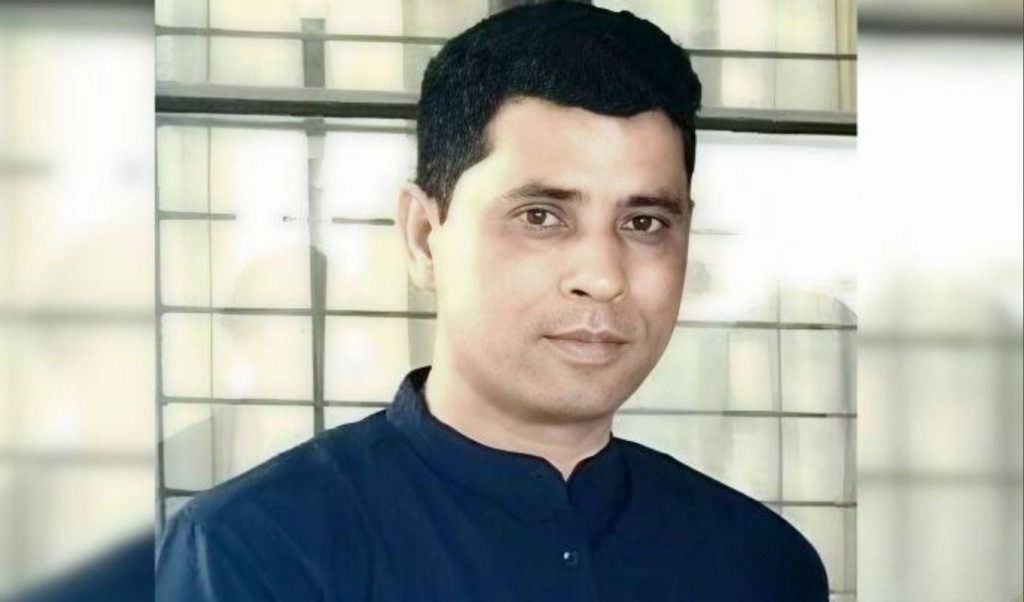 ফুঁ দিয়ে ছাত্রীর হাত ভালো করে দিতে চান খুলনা বিশ্ববিদ্যালয়ের শিক্ষক 3 ছাত্রীর হাত ফুঁ দিয়ে ভালো করে দিতে চান খুলনা বিশ্ববিদ্যালয়ের শিক্ষক 1755006224 ফুঁ দিয়ে ছাত্রীর হাত ভালো করে দিতে চান খুলনা বিশ্ববিদ্যালয়ের শিক্ষক
