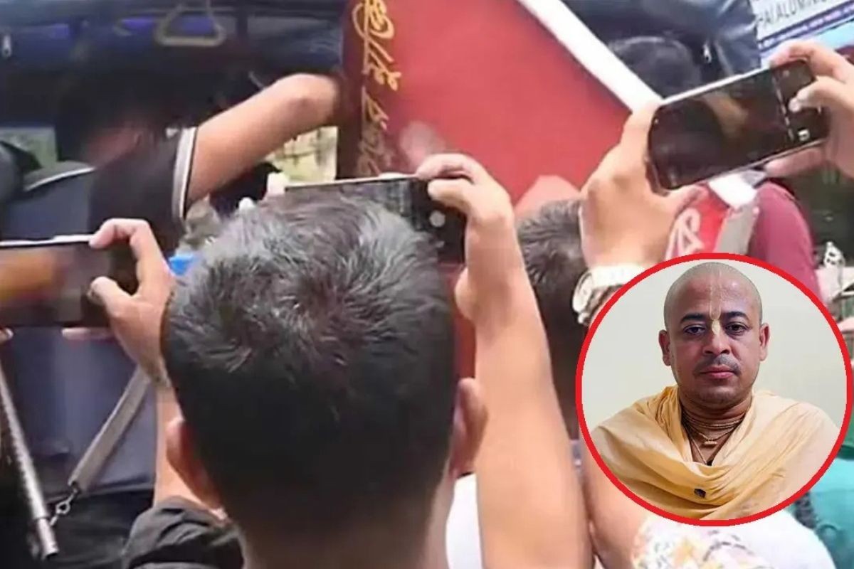 জন্মাষ্টমীর শোভাযাত্রায় ‘চিন্ময় কৃষ্ণ’ প্ল্যাকার্ড নিয়ে প্রবেশের চেষ্টা, আটক ৭