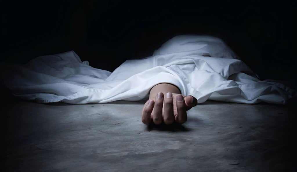 জায়নামাজেই গৃহবধূকে কুপিয়ে হত্যা 1756611469 জায়নামাজেই গৃহবধূকে কুপিয়ে হত্যা