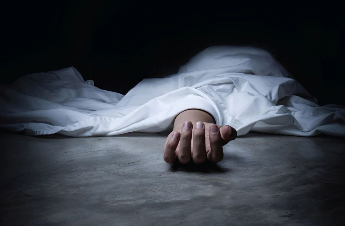 জায়নামাজেই গৃহবধূকে কুপিয়ে হত্যা