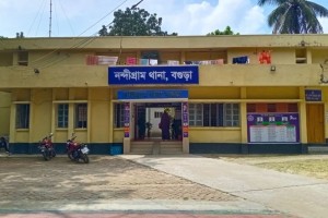 জাসদ নেতাকে ‘সমাদর’ করায় বিতর্ক, ওসিসহ ৩ কর্মকর্তা প্রত্যাহার