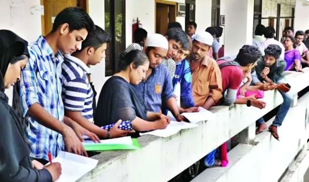 জিপিএ ৫ পেয়েও কলেজে সুযোগ পায়নি ১ হাজার ৪১৮ জন 1756528113 জিপিএ-৫ পেয়েও কলেজে সুযোগ পায়নি ১ হাজার ৪১৮ জন