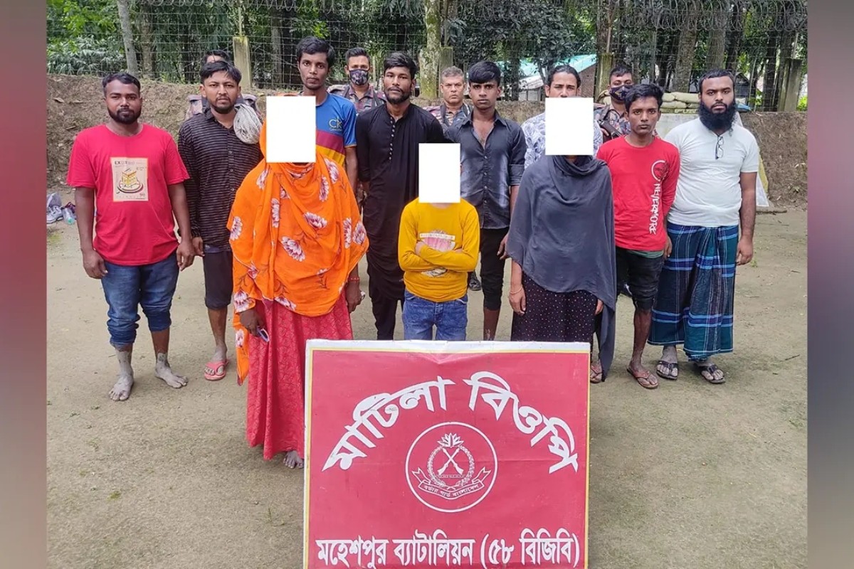 ঝিনাইদহ সীমান্তে ১১ বাংলাদেশিকে আটকের পরে ফেরত দিলো বিএসএফ