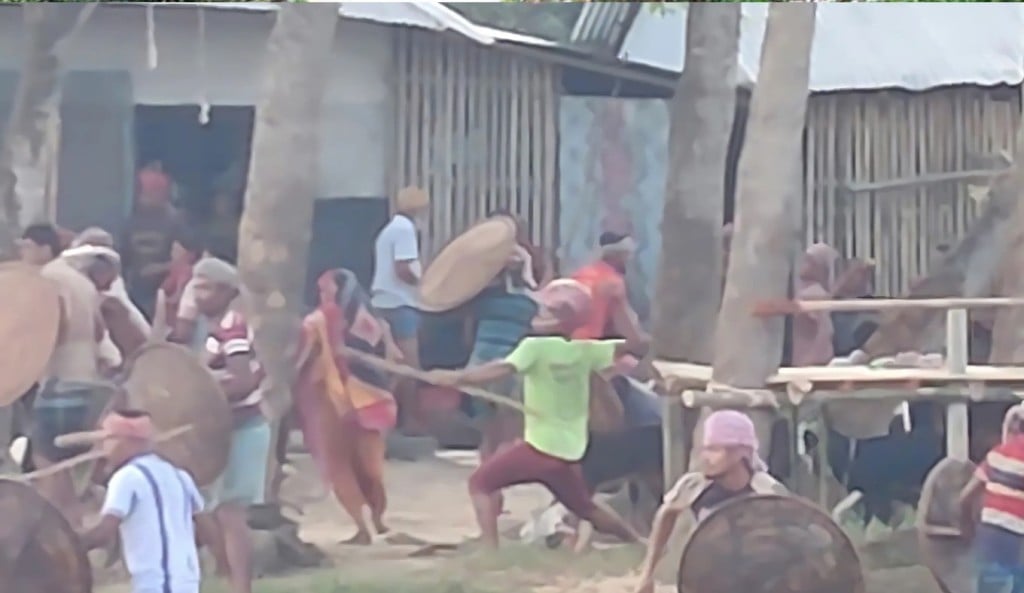 ঝিনাইদহে দুইপক্ষের সংঘর্ষে আহত ১০ 1755412914 ঝিনাইদহে ভ্যানভাড়া চাওয়াকে কেন্দ্র দুইপক্ষের সংঘর্ষে আহত ১০