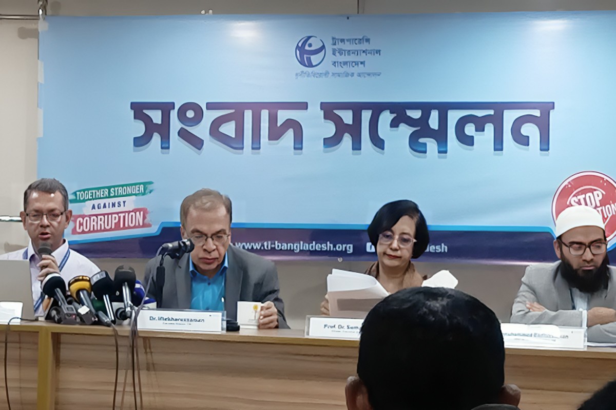 পুলিশের বিরুদ্ধে ১১ মাসে ৭৬১ মামলা, গ্রেপ্তার ৬১: টিআইবি