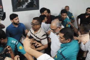 ডিবি হেফাজতে লতিফ সিদ্দিকী ও ঢাবি শিক্ষক কার্জনসহ ১১ জন