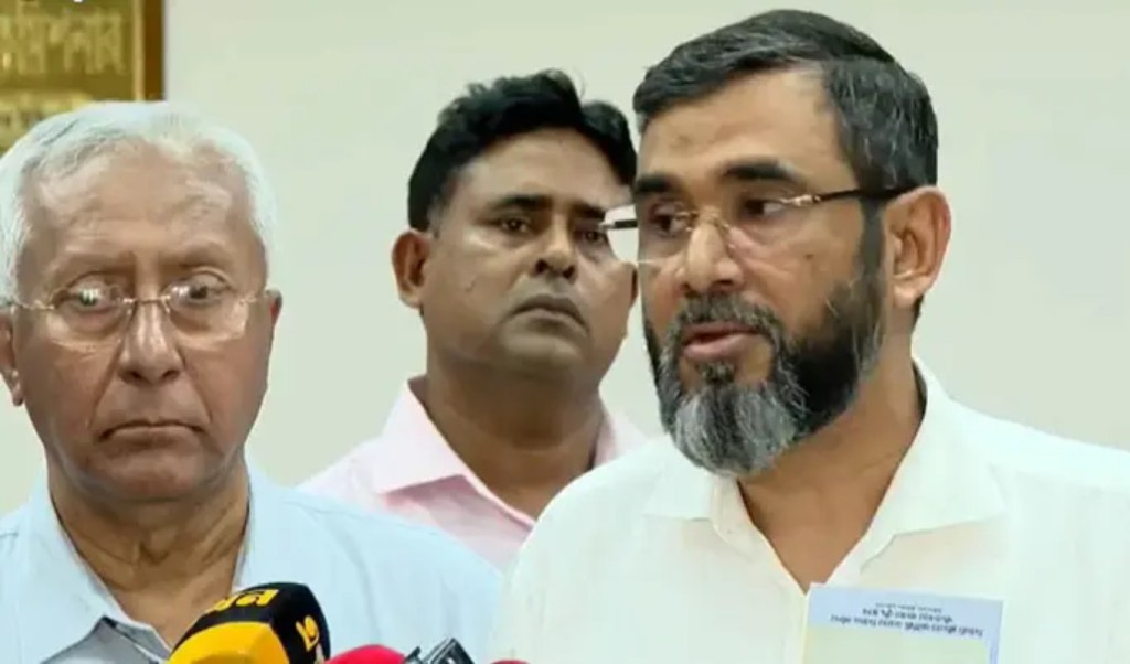 ডিসেম্বরের প্রথমার্ধে জাতীয় নির্বাচনের তফসিল ঘোষণা করবে ইসি 3 ডিসেম্বরের প্রথমার্ধে সংসদ নির্বাচনের তফসিল ইসি সানাউল্লাহ 1 1754574033 ডিসেম্বরের প্রথমার্ধে জাতীয় নির্বাচনের তফসিল ঘোষণা করবে ইসি