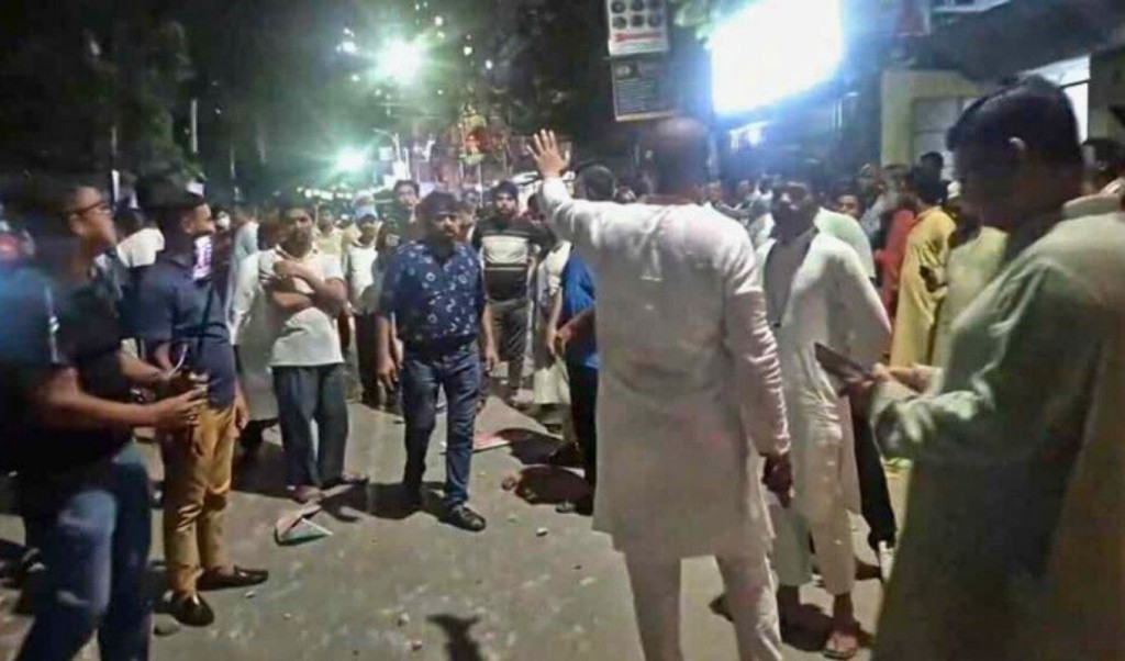 রাজধানীতে জাতীয় পার্টি-গণঅধিকার পরিষদ সংঘর্ষ, সেনা মোতায়েন 4 ঢাকায় জাতীয় পার্টি গণঅধিকার পরিষদ সংঘর্ষ সেনা মোতায়েন 1756477855 রাজধানীতে জাতীয় পার্টি-গণঅধিকার পরিষদ সংঘর্ষ, সেনা মোতায়েন