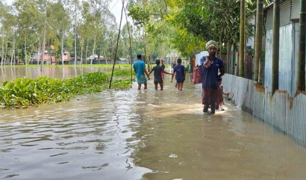 তিস্তার পানি বিপৎসীমার ১৫ সেন্টিমিটার ওপরে, খোলা হলো ৪৪ জলকপাট 3 তিস্তার পানি 1755155698 তিস্তার পানি বিপৎসীমার ১৫ সেন্টিমিটার ওপরে, খোলা হলো ৪৪ জলকপাট