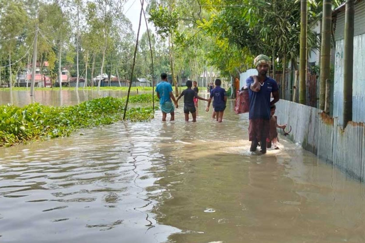 তিস্তার পানি বিপৎসীমার ১৫ সেন্টিমিটার ওপরে, খোলা হলো ৪৪ জলকপাট