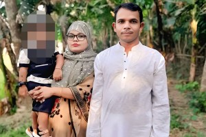 পিরোজপুরে প্রভাষক স্ত্রীকে গলাকেটে হত্যা, থানায় স্বামীর আত্মসমর্পণ