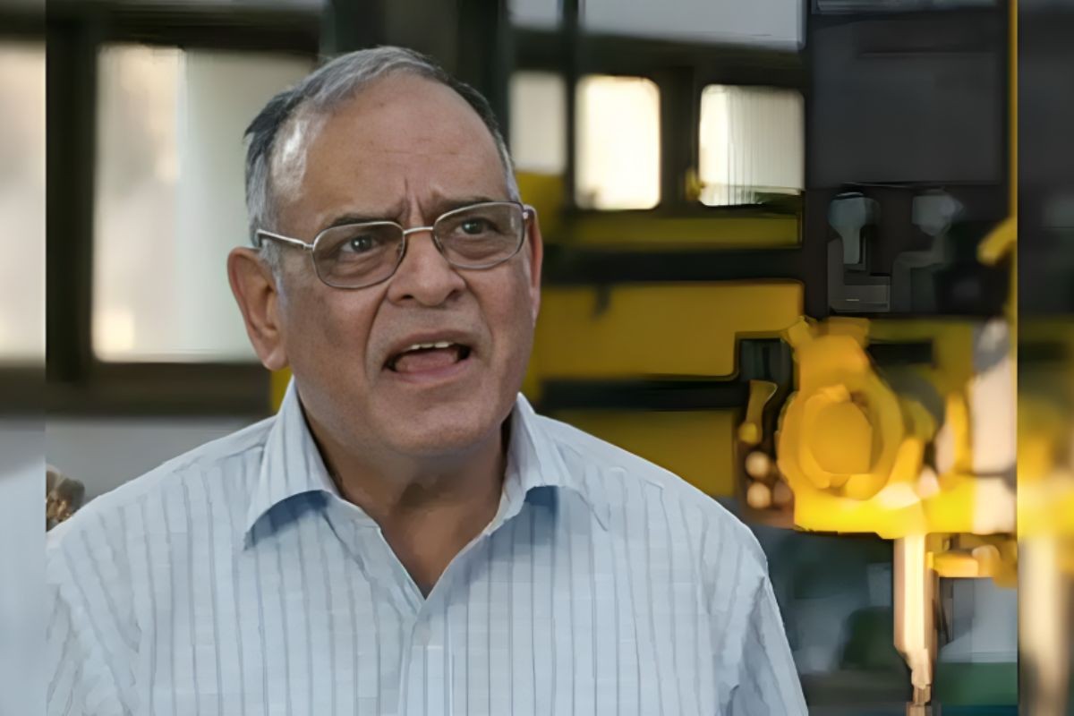 থ্রি ইডিয়টস মুভির সেই আলোচিত অধ্যাপক আর নেই
