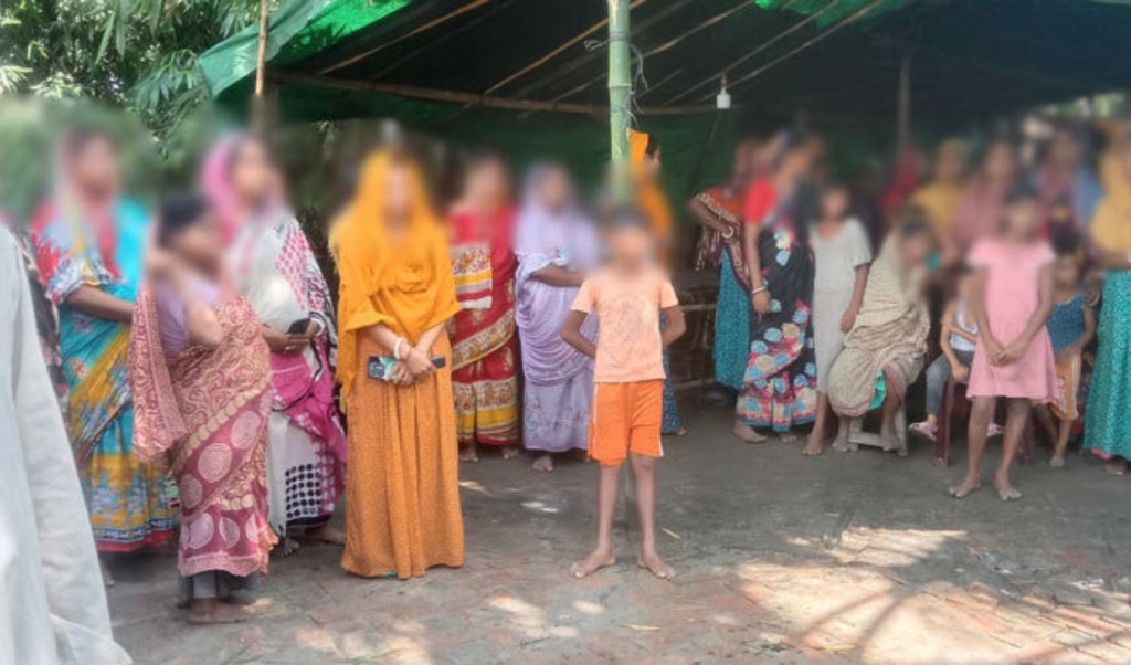 দাদা বাবা ছেলের যৌন হয়রানি অত্যাচারে গ্রামবাসী অতিষ্ঠ 1756103524 দাদা-বাবা-ছেলের বিরুদ্ধে যৌন হয়রানি ও হামলার অভিযোগ