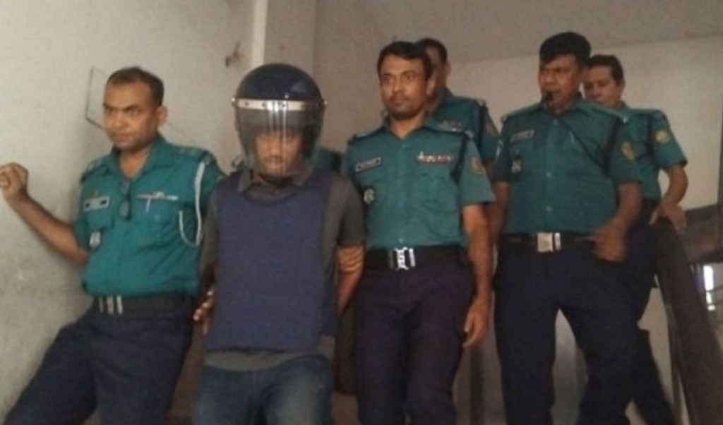 দায় স্বীকার করে জবানবন্দি দিলেন সেই ‘সমন্বয়ক’ অপু 3 দায় স্বীকার করে জবানবন্দি দিলেন সেই ‘সমন্বয়ক অপু 1754484413 দায় স্বীকার করে জবানবন্দি দিলেন সেই ‘সমন্বয়ক’ অপু