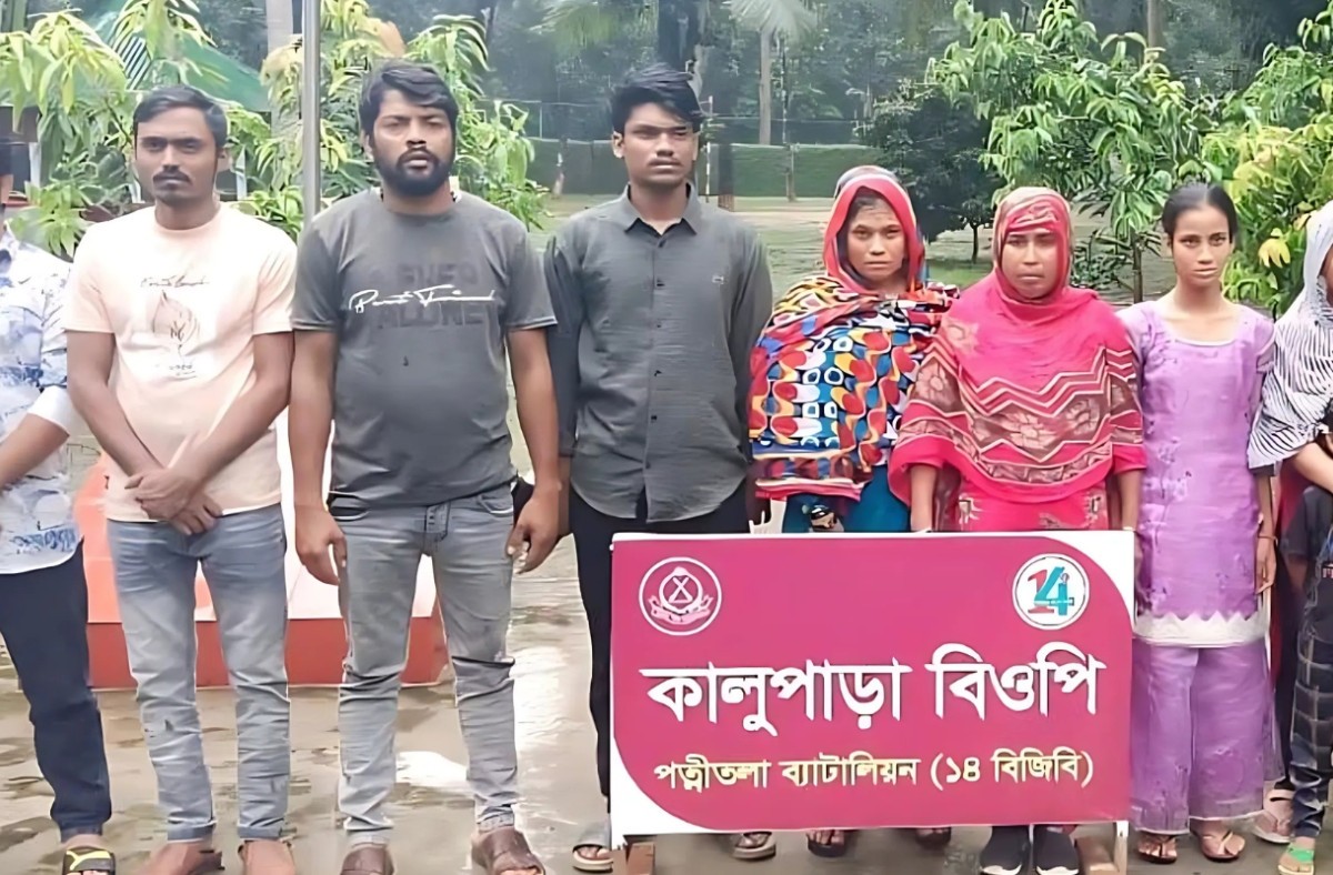 দুই সীমান্ত দিয়ে ১৮ জনকে পুশইন করলো বিএসএফ
